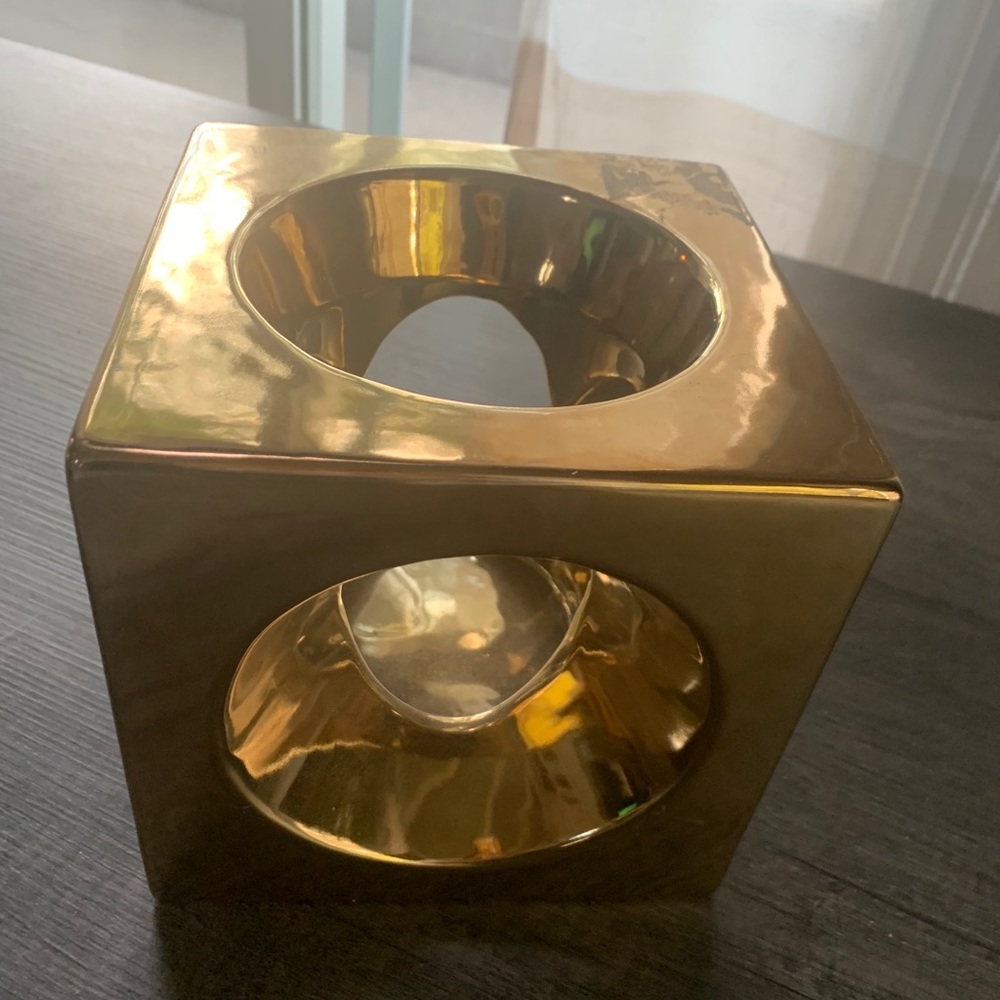 Gold Geometric Ceramic Cube Decor – 6” | Modern Book Topper
